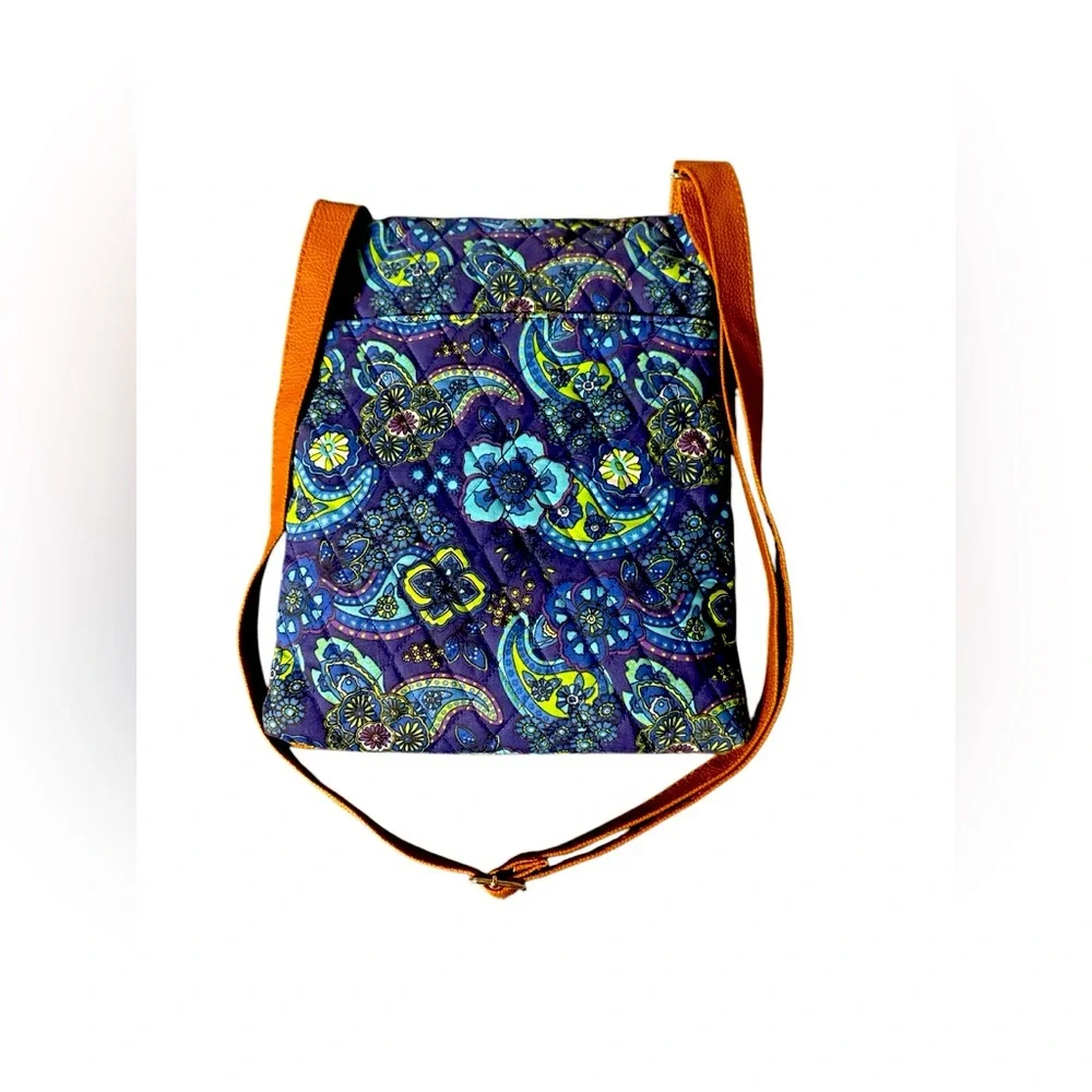 Stone Mountain NWT Tiffany Collection Quilted Crossbody Purse.